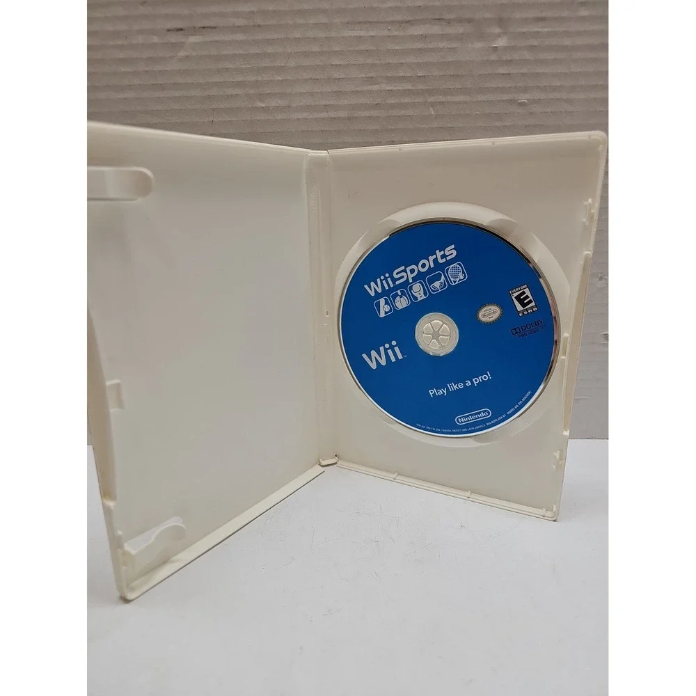 Wii Sports (Nintendo Wii, 2006)  Disc Only/Generic Case